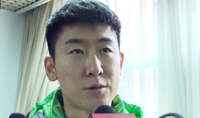 绝色老师高抬玉腿娇喘呻吟